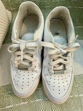 Nike White Women’s Sneakers
